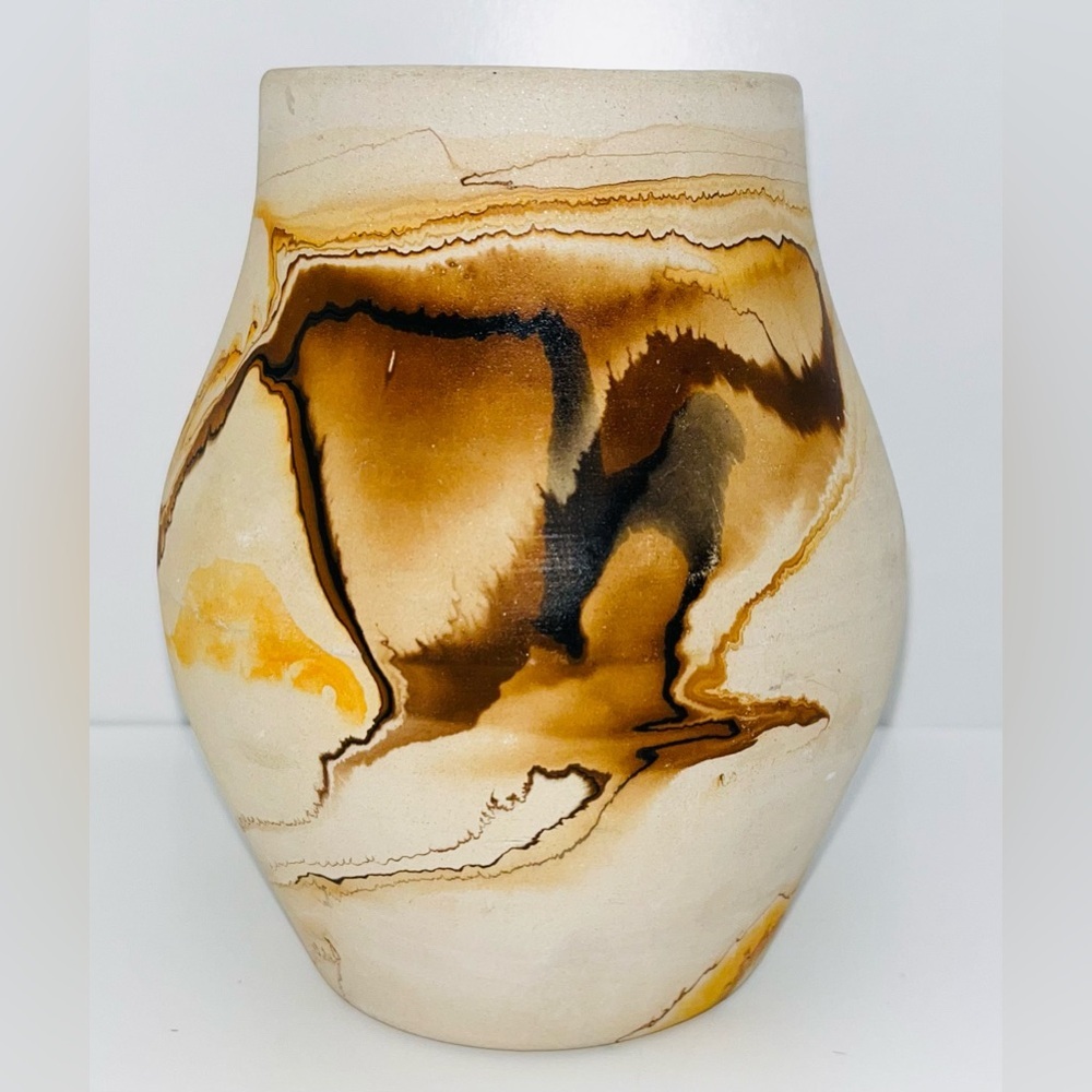 VINTAGE NEMADJI POTTERY CREAM BROWN ORANGE MARBLE SWIRL VASE 5.5” Tall EUC
